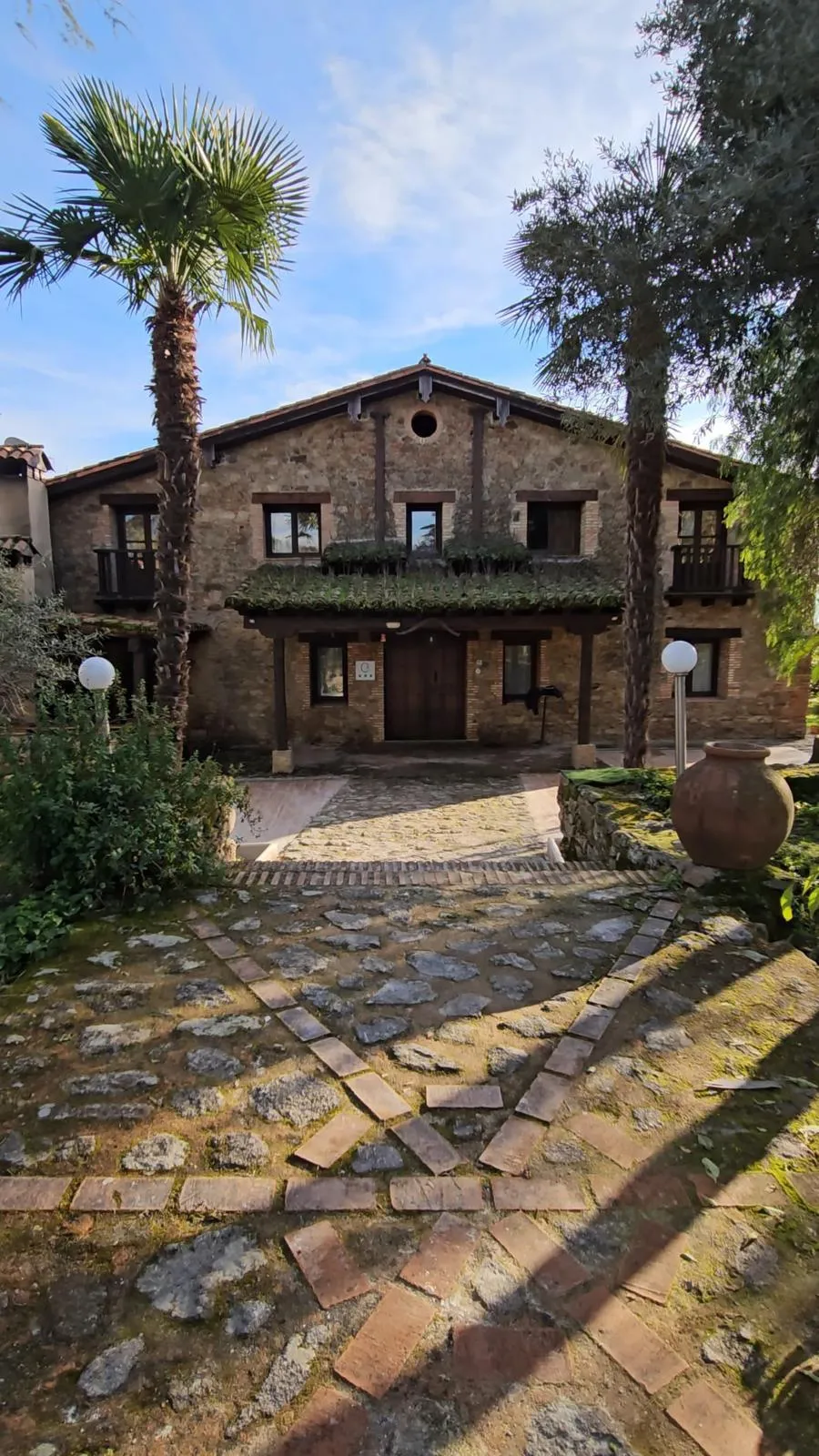 Camino de entrada a La Casona