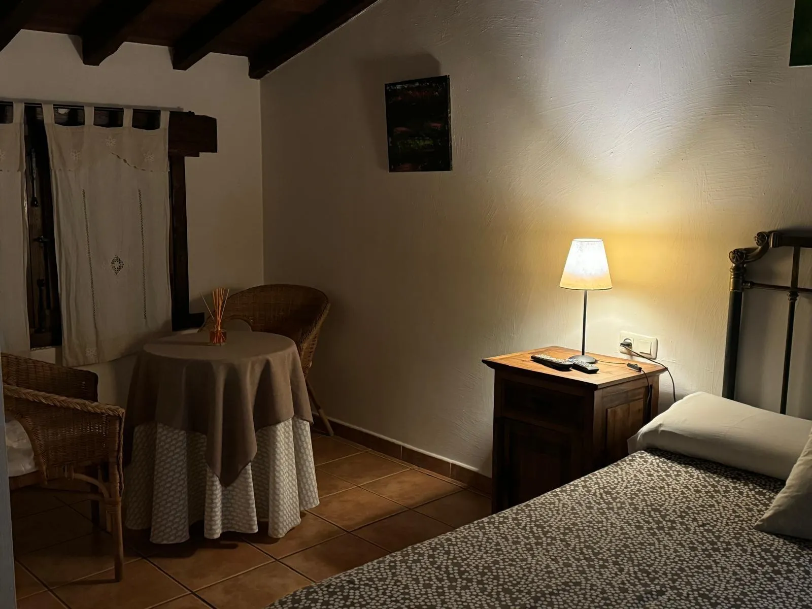 Habitación con vigas de madera